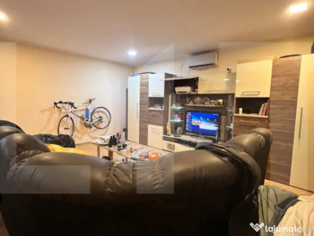 Casă cu teren 1152 mp Parța