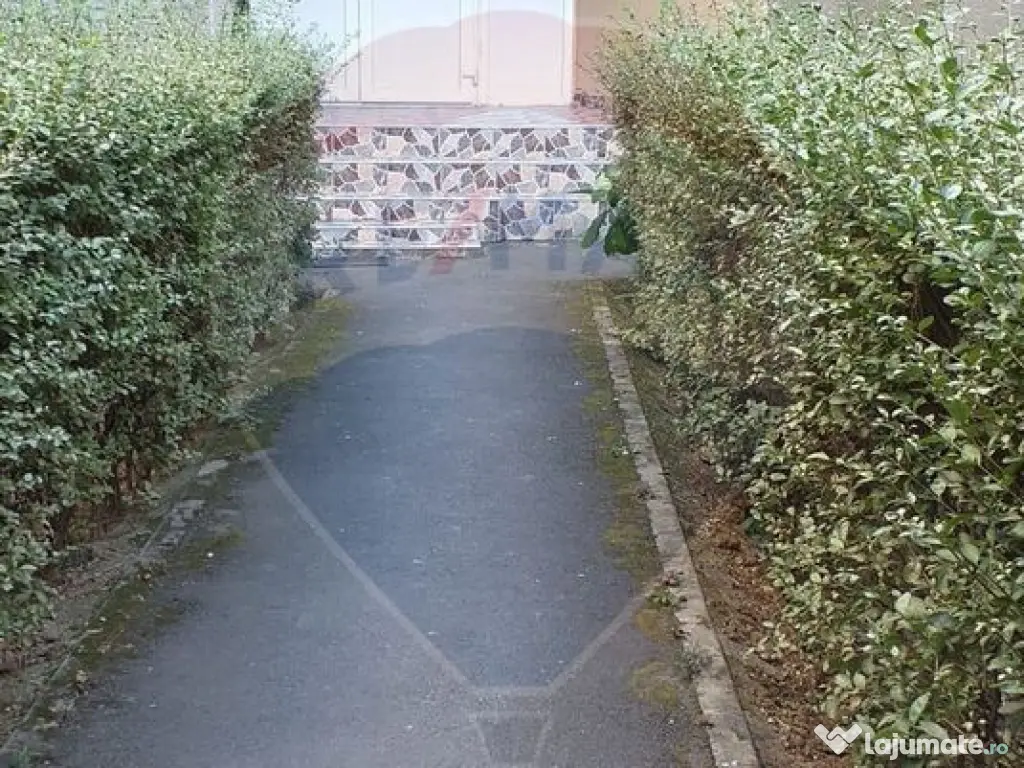 Apartament cu 4 camere de vânzare în zona Iosia 