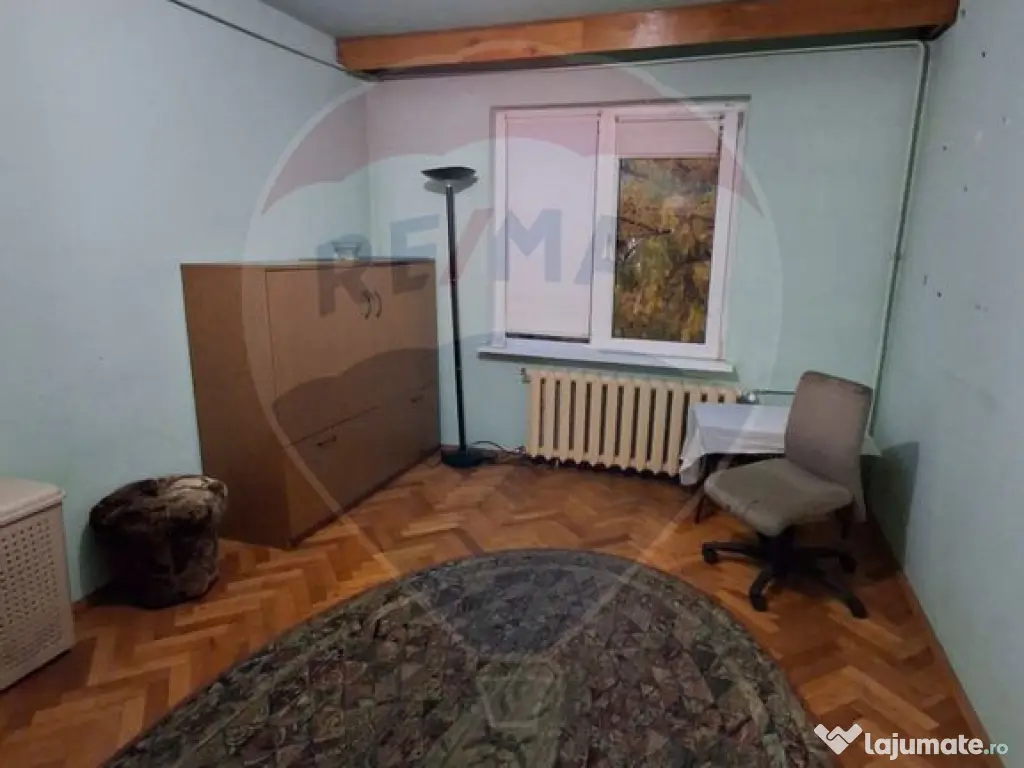 Apartament cu 4 camere de vânzare în zona Iosia 