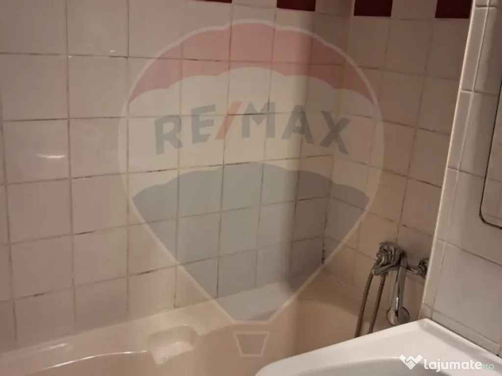 Apartament cu 4 camere de vânzare în zona Iosia 