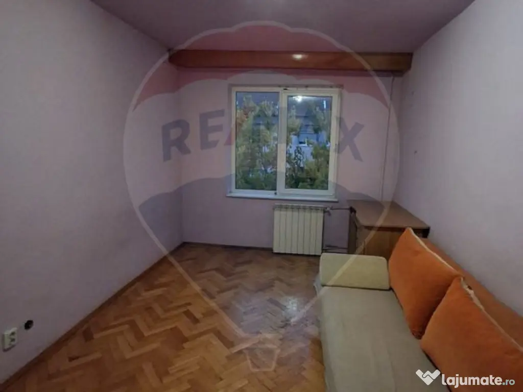 Apartament cu 4 camere de vânzare în zona Iosia 