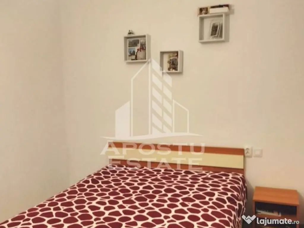 Apartament cu 3 camere, curte comuna, centrala proprie, z... 