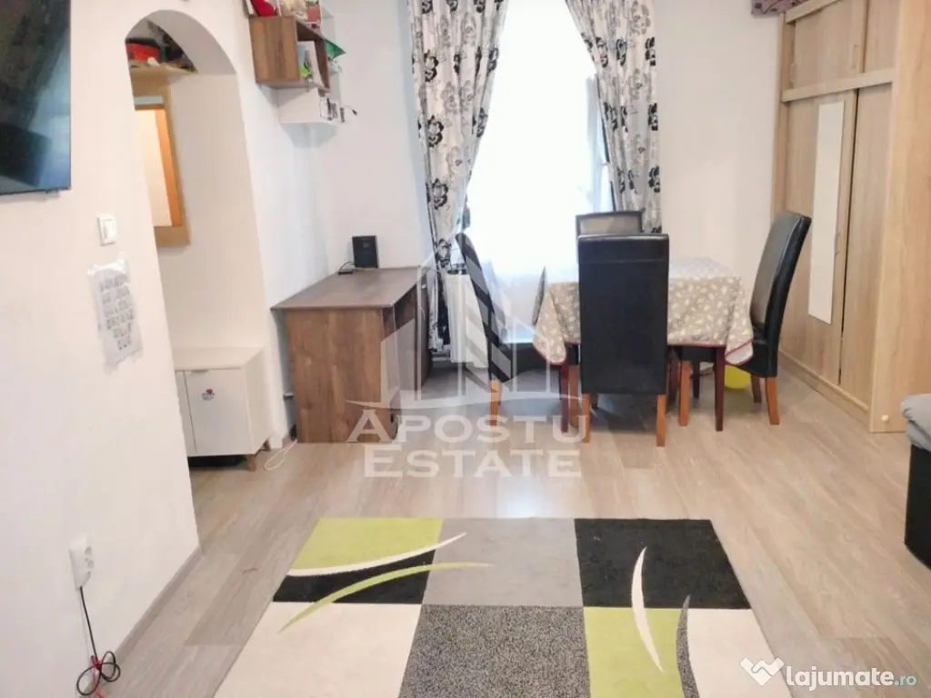 Apartament cu 3 camere, curte comuna, centrala proprie, z... 