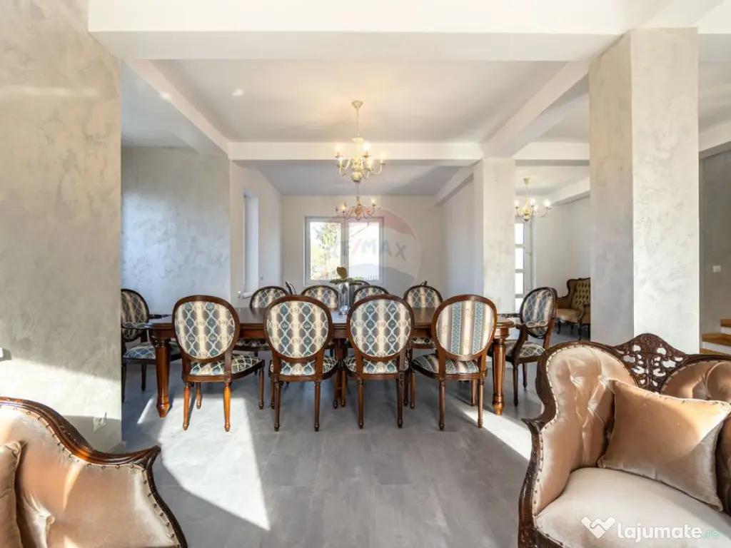 CASE NOI ÎN ARHITECTURĂ ALPINO-MODERNĂ CU ALEE PRIVATA...