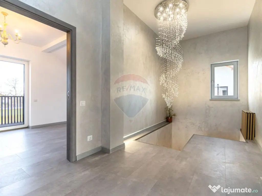 CASE NOI ÎN ARHITECTURĂ ALPINO-MODERNĂ CU ALEE PRIVATA...