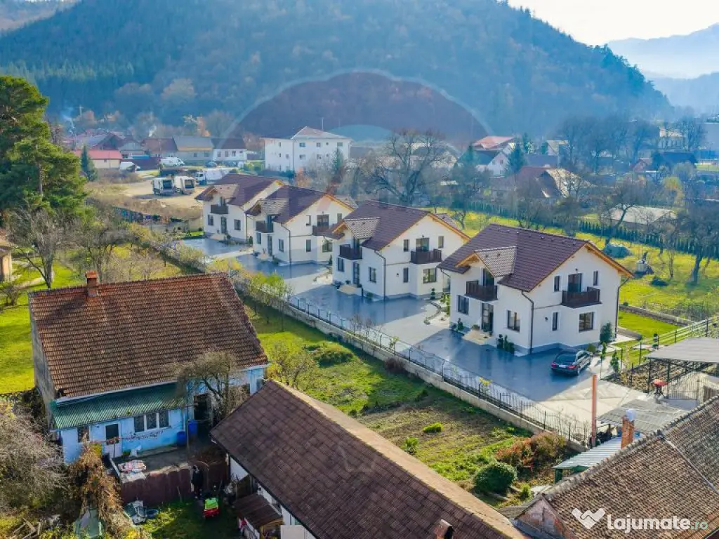 CASE NOI ÎN ARHITECTURĂ ALPINO-MODERNĂ CU ALEE PRIVATA...