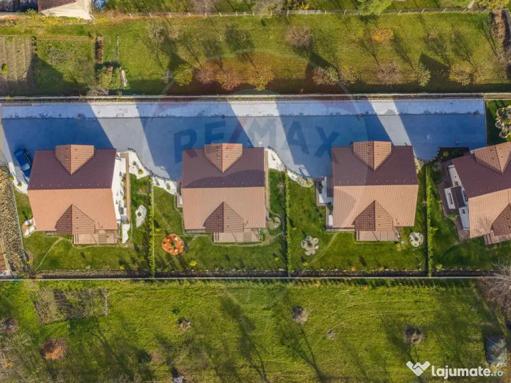 CASE NOI ÎN ARHITECTURĂ ALPINO-MODERNĂ CU ALEE PRIVATA...