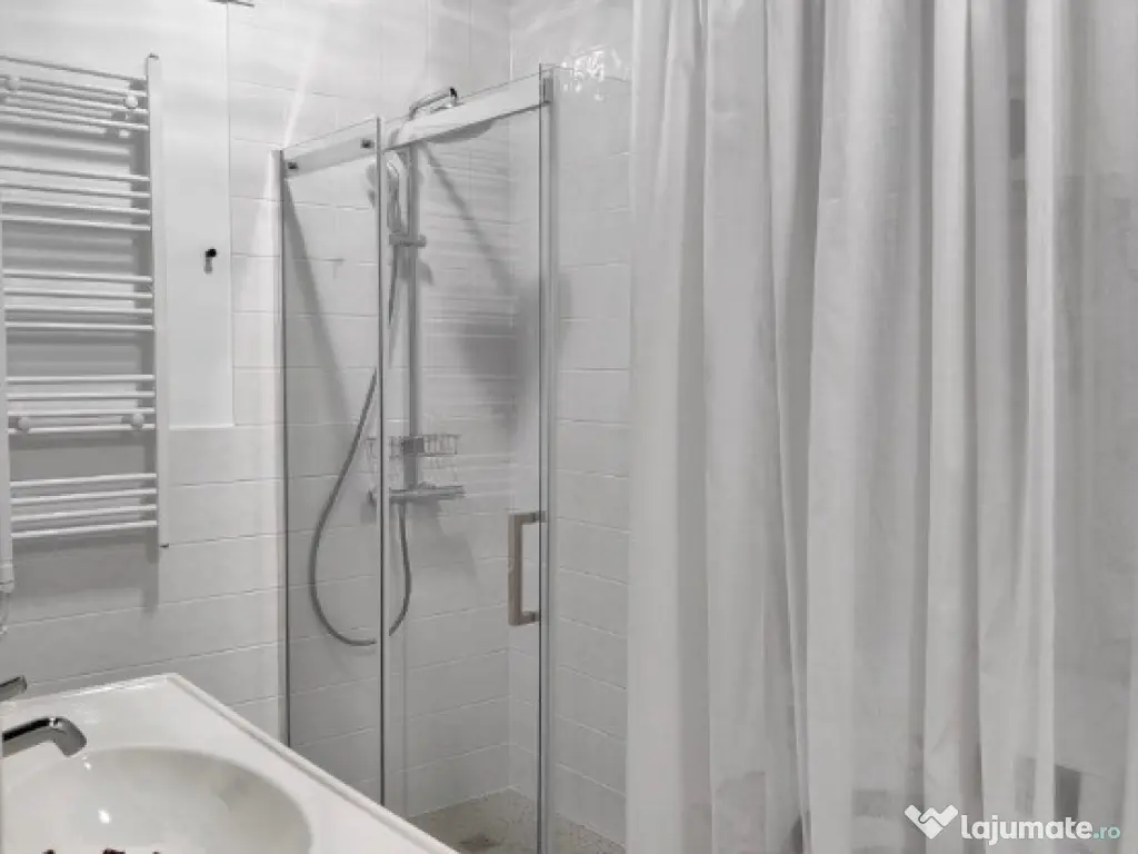 Apartament cu doua camere de inchiriat in zona 1 Decembrie