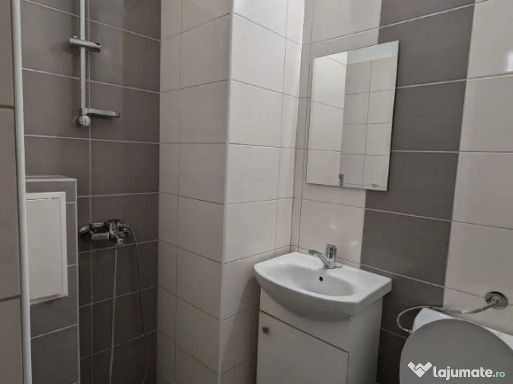 Apartament de doua camere de inchiriat in zona 23 august