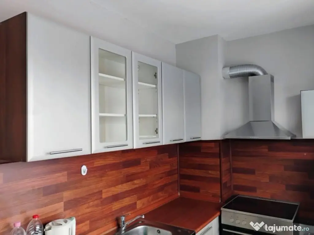 Apartament de doua camere de inchiriat in zona 23 august