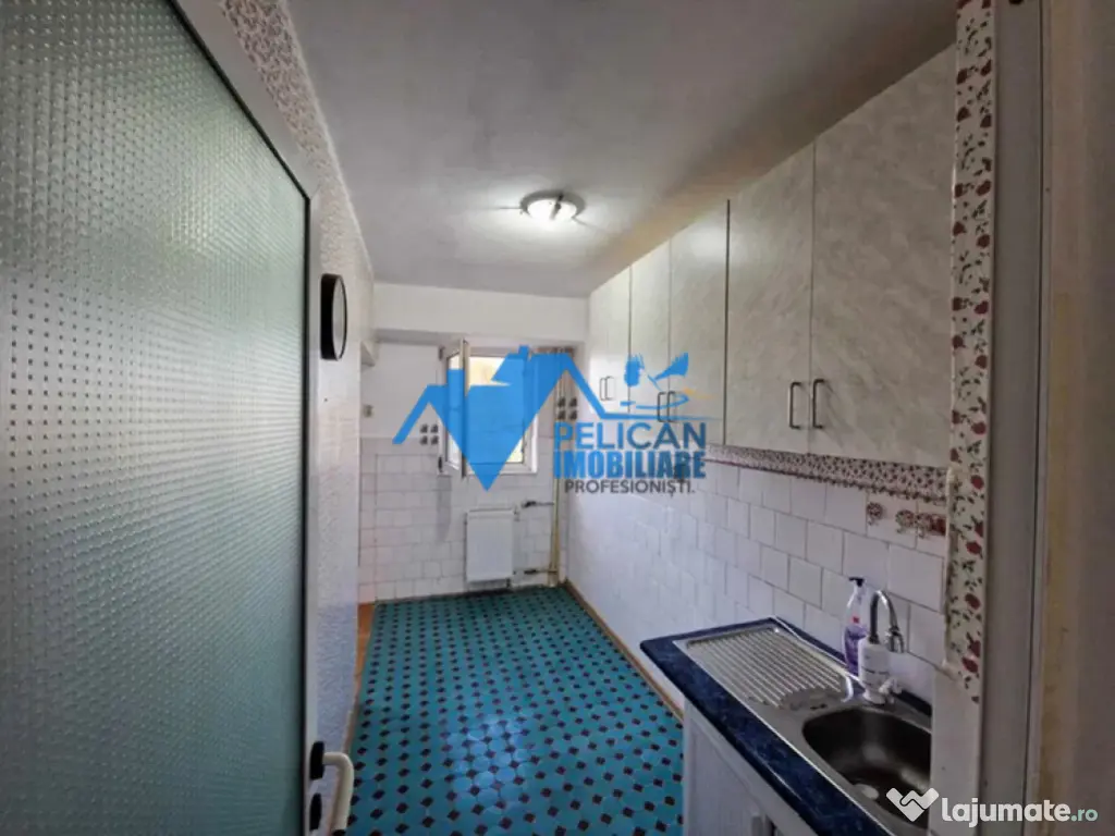 Pelican, 2 camere, decomandat, ETAJ 2 