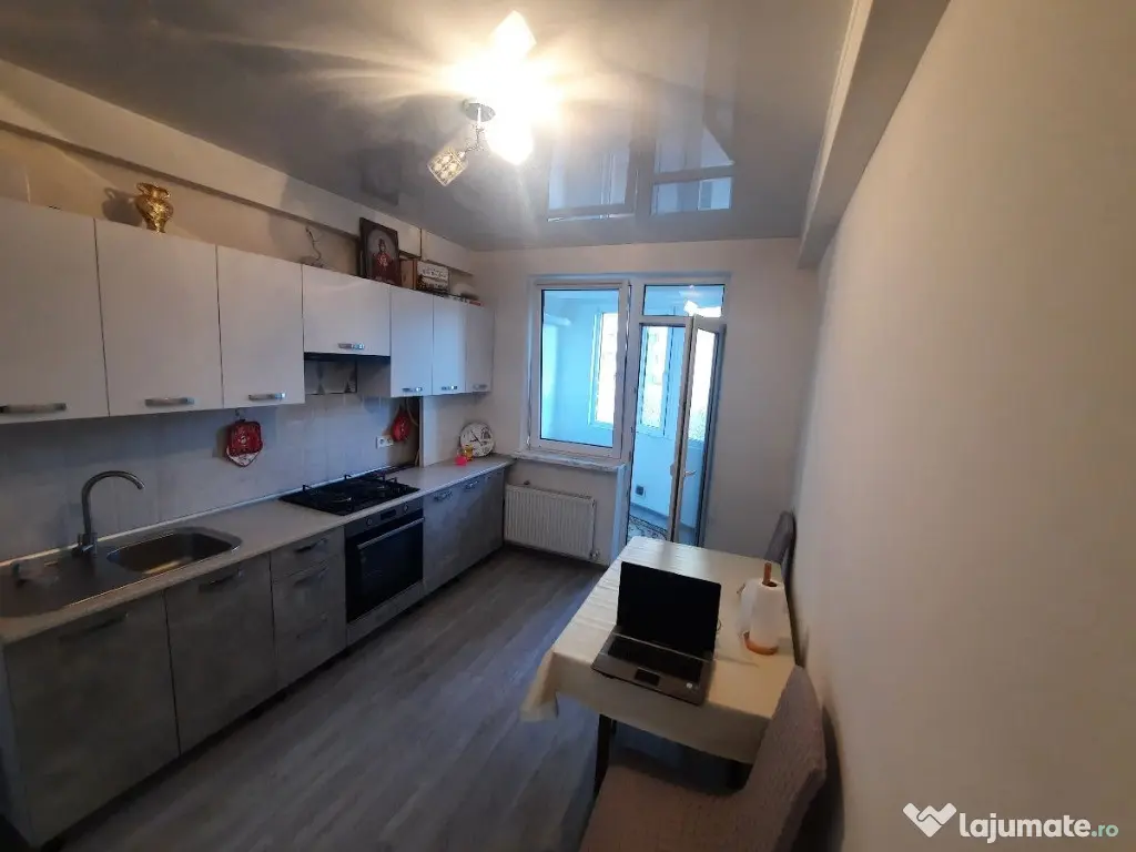 Garsoniera de inchiriat in zona Pietii Muncii