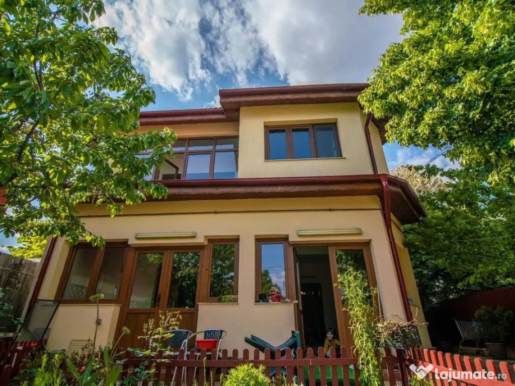 Vila superba 240 mp teren 570 mp