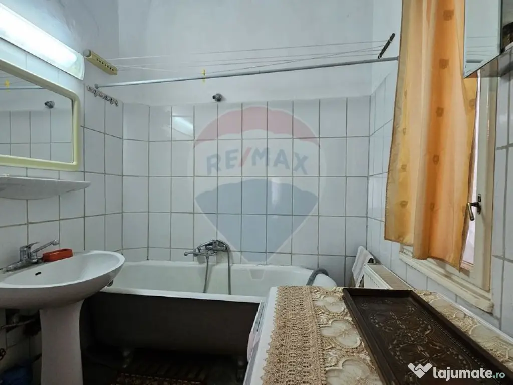 Corp de casă cu potențial | Centrul Istoric | Grădină...