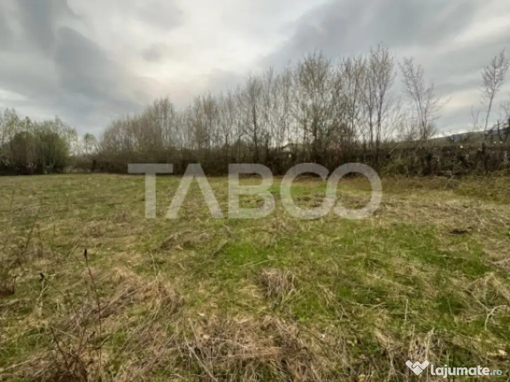 Teren intravilan de vanzare 550m front 21 m utilitati la 120