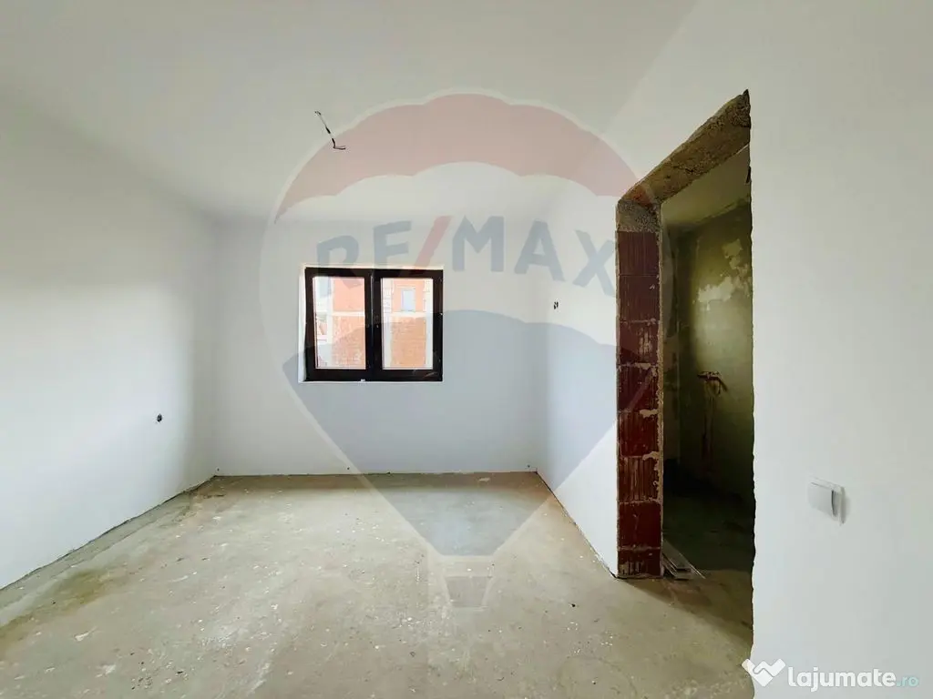 Casă / Vilă cu 4 camere de vânzare 