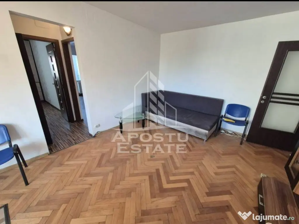 Apartament cu 3 camere de vanzare, centrala proprie, zona... 