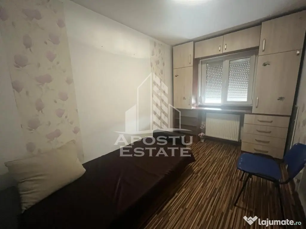 Apartament cu 3 camere de vanzare, centrala proprie, zona... 