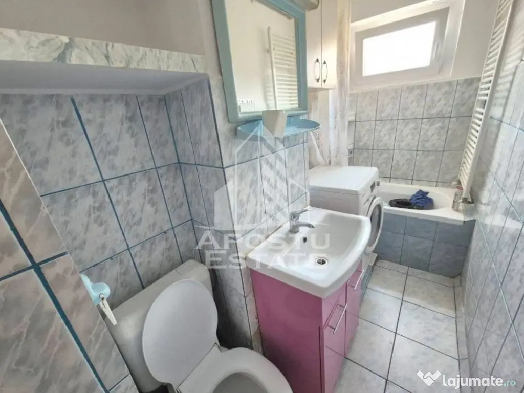Apartament cu 3 camere de vanzare, centrala proprie, zona... 