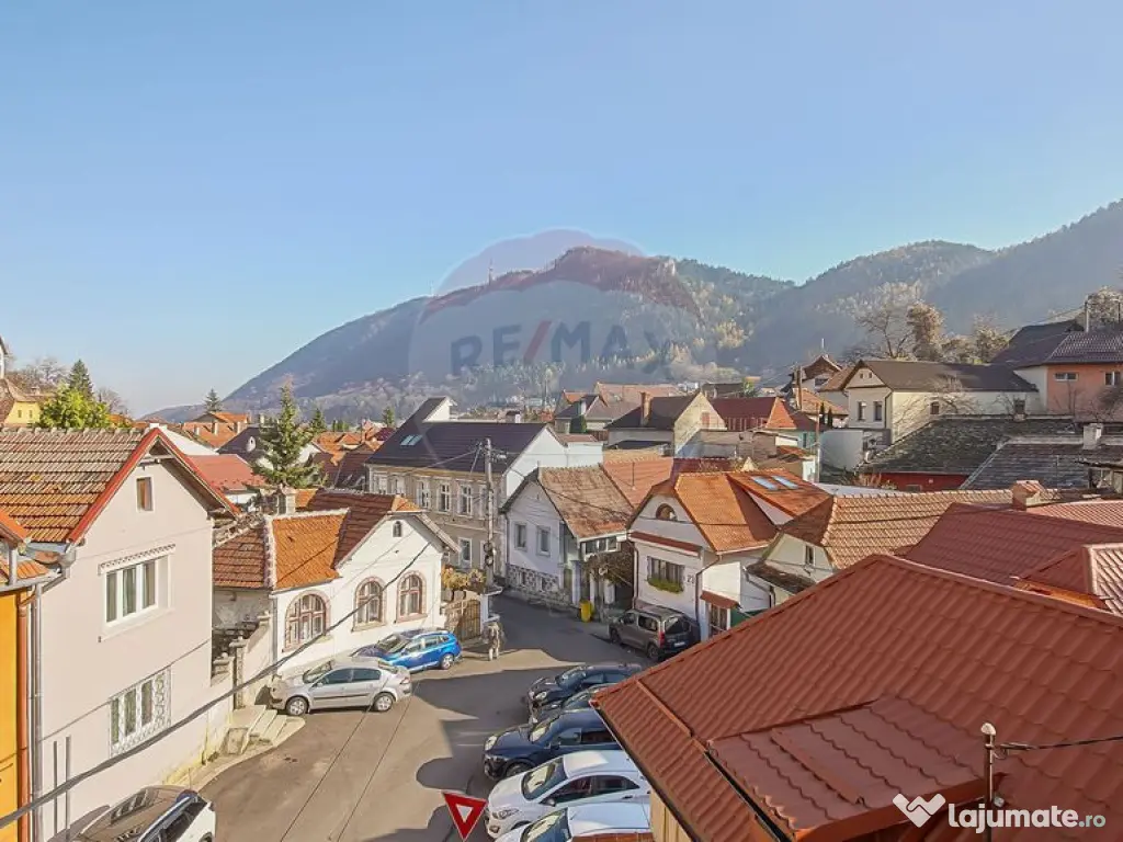 Casa cu 5 studiouri independente, terasa rooftop, vedere ... 