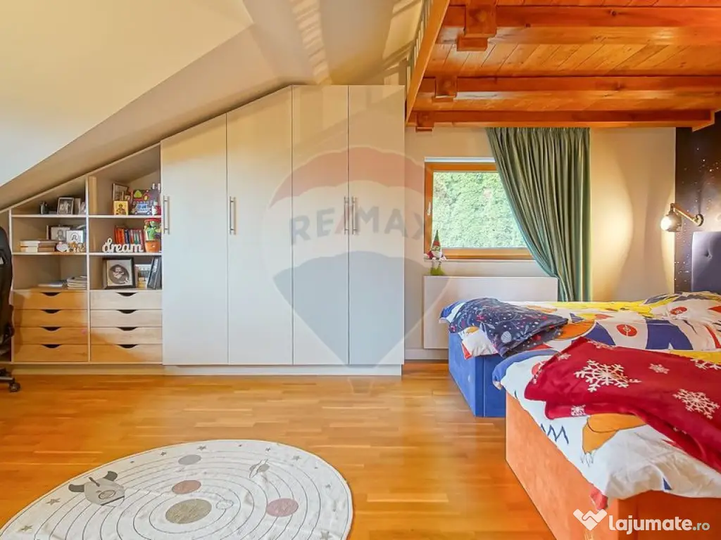 Vila moderna cu vedere spre padure Poiana Angelescu 