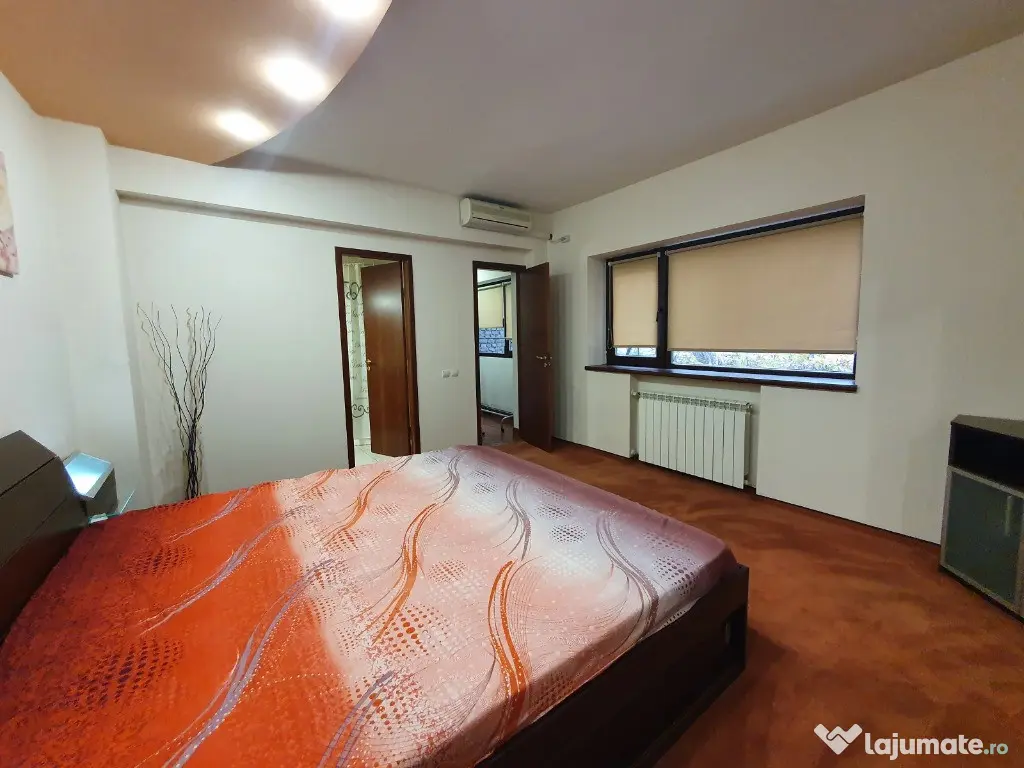 De închiriat – Apartament 3 camere în Universitate, km 0! 