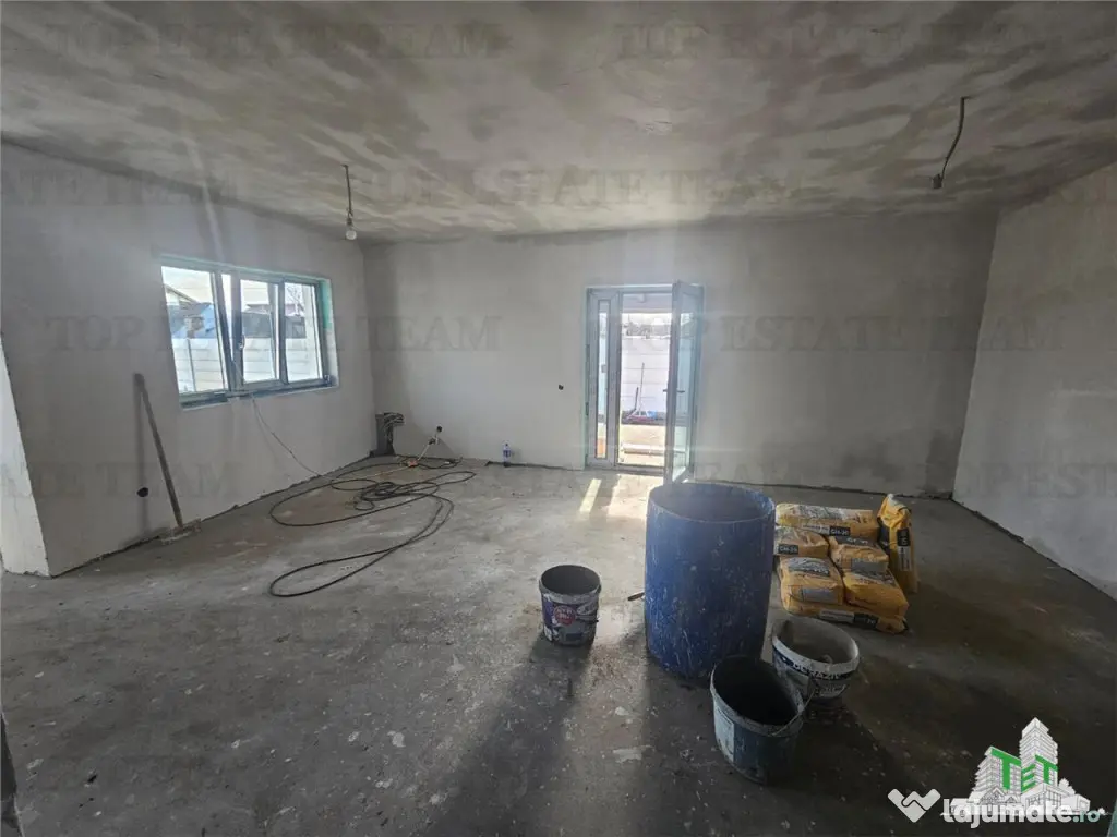 Vila 4 camere asfalt/incalzire pardoseala la 20 minute de me