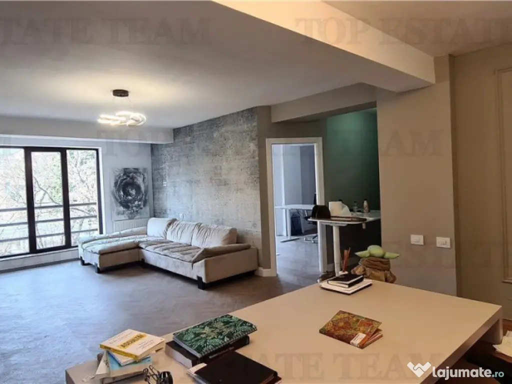Apartament cu 4 camere de in zona Arcul de Triumf