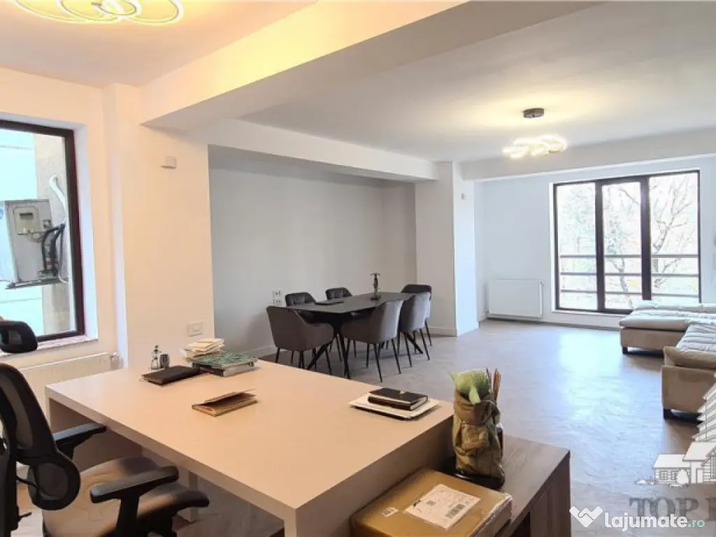 Apartament cu 4 camere de in zona Arcul de Triumf 