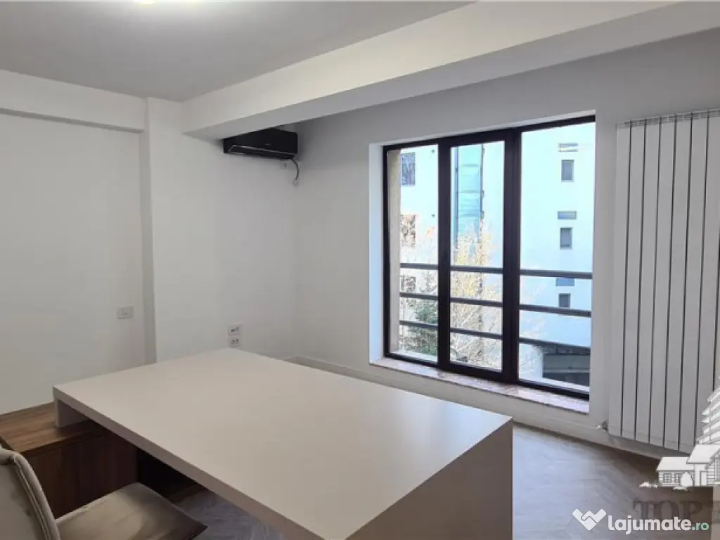 Apartament cu 4 camere de in zona Arcul de Triumf 
