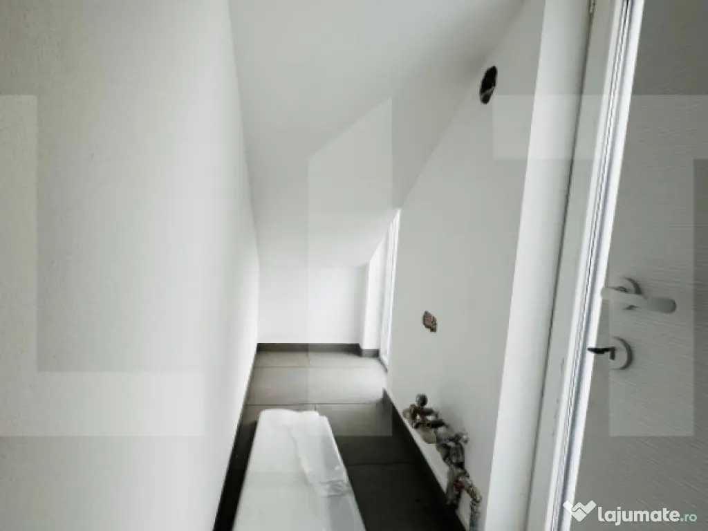 Casa moderna cu piscina, aproape de Arad