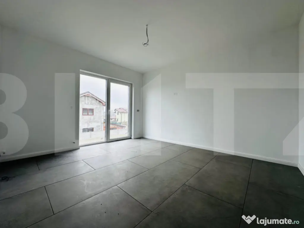 Casa moderna cu piscina, aproape de Arad