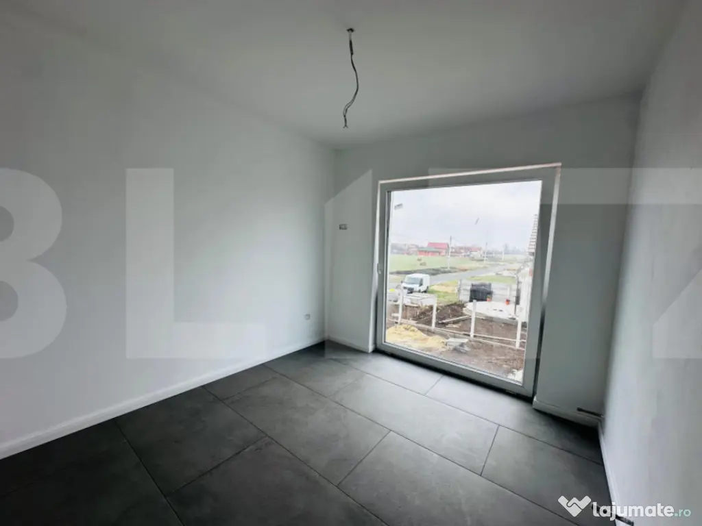 Casa moderna cu piscina, aproape de Arad