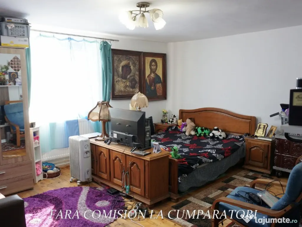 BUDESTI - CASA LANGA ORAS, TEREN 935 MP 