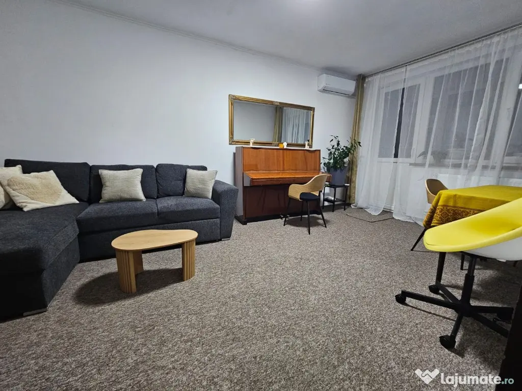 Apartament 3 camere,bloc cu lift,zona Piata Centrala