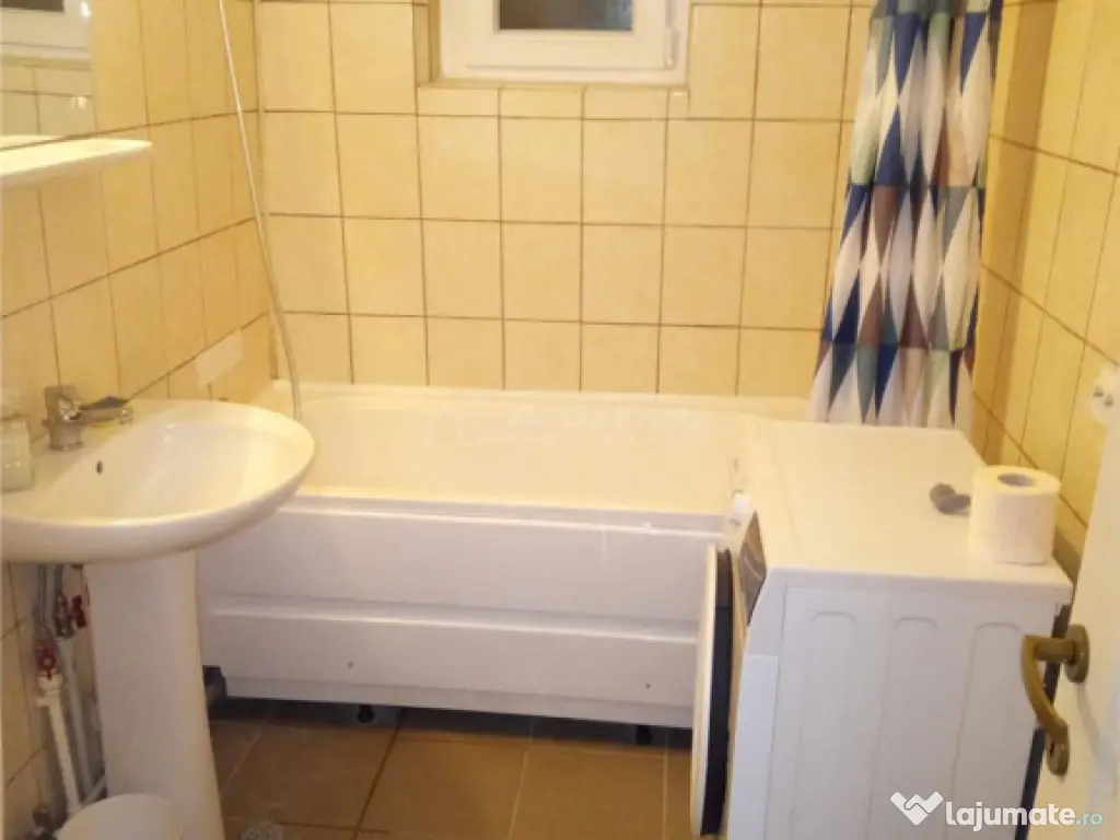 De inchiriat apartament decomandat zona Canta 