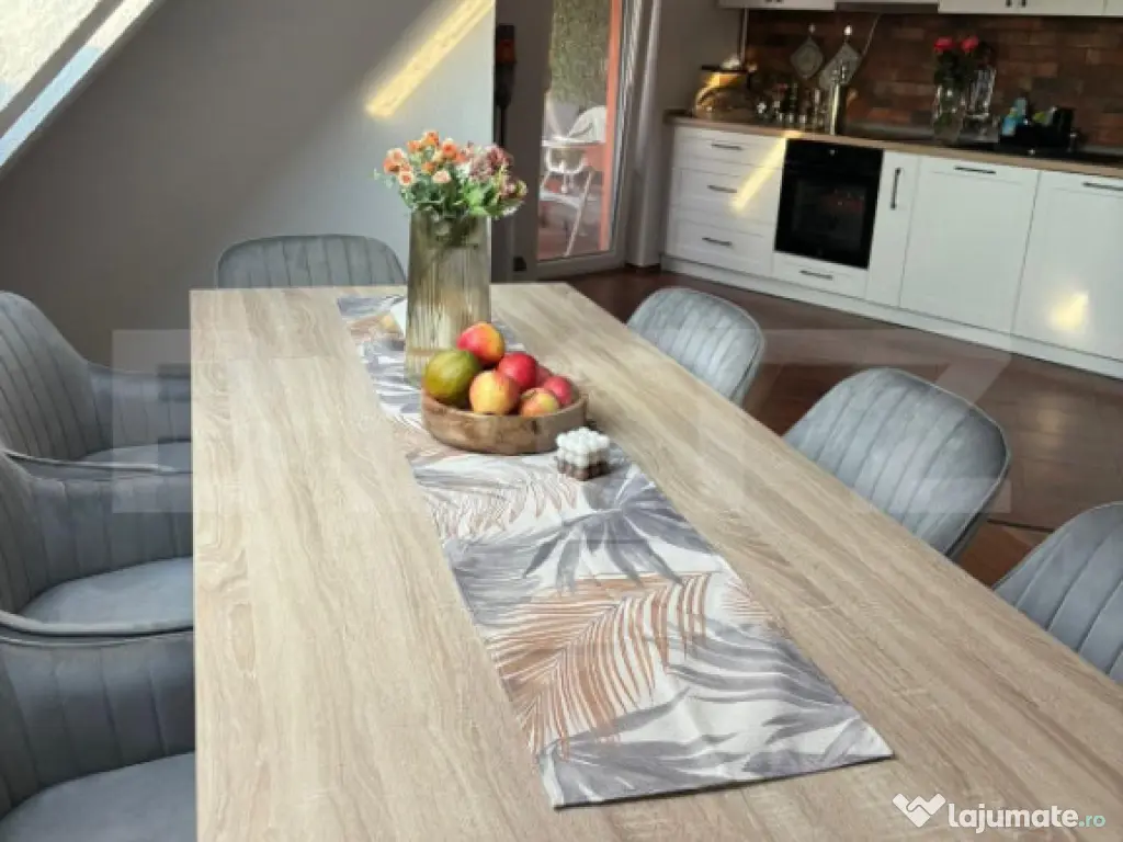 Apartament cu 3 camere de vanzare, 117 mp, zona Baritiu