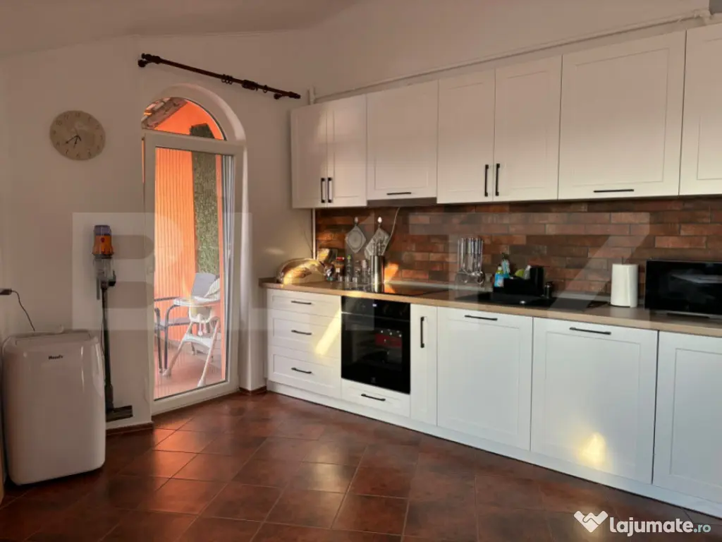 Apartament cu 3 camere de vanzare, 117 mp, zona Baritiu