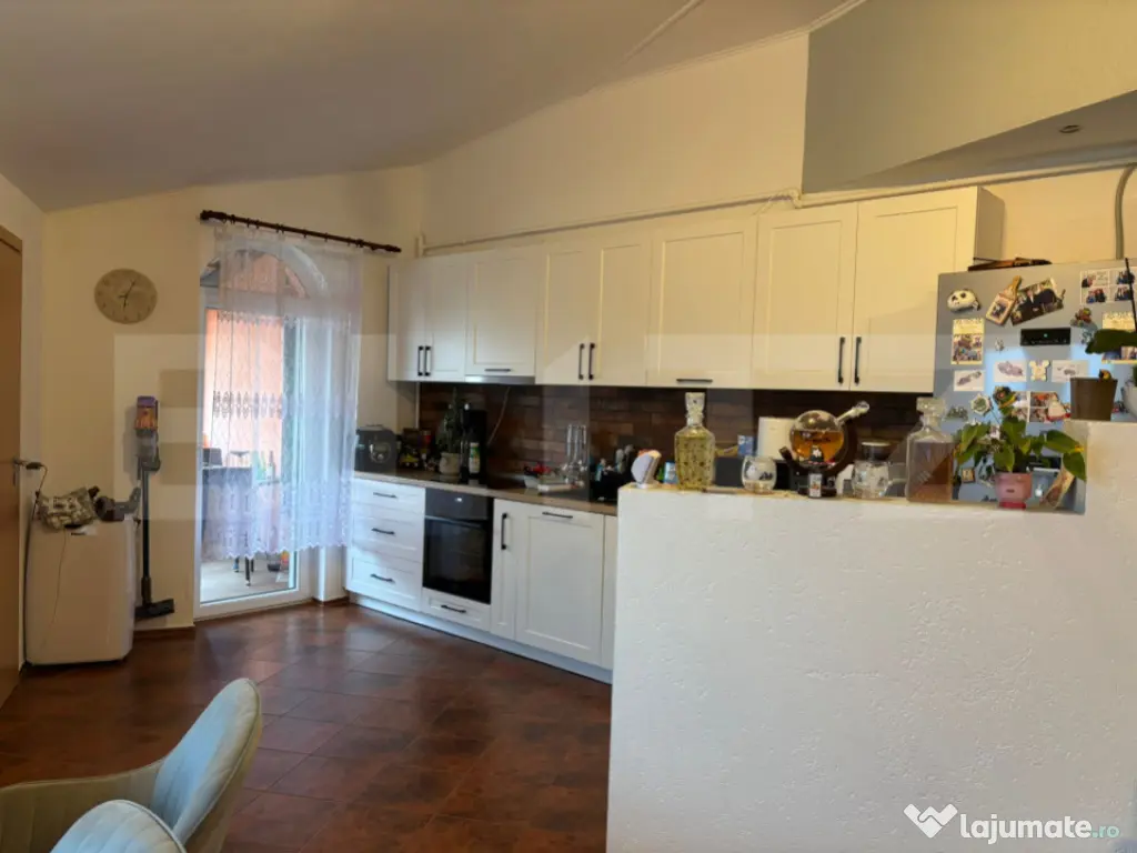 Apartament cu 3 camere de vanzare, 117 mp, zona Baritiu