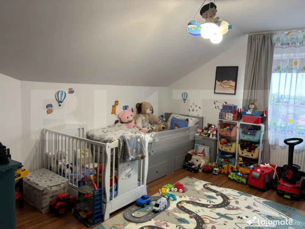 Apartament cu 3 camere de vanzare, 117 mp, zona Baritiu