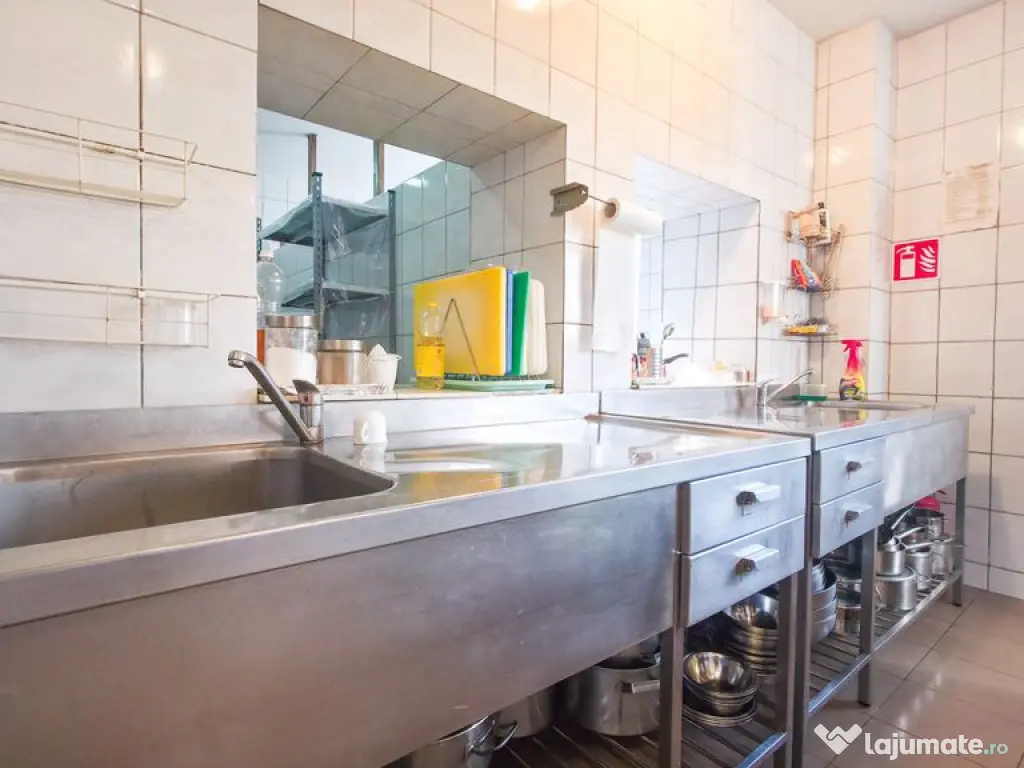 De vânzare – Proprietate comercială tip Restaurant & ... 