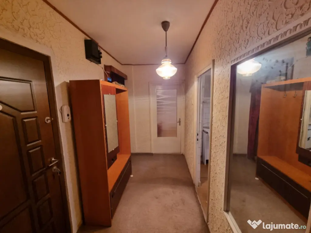 BISTRIȚA LAC- Apartament 3 camere decomandate/două băi/do 