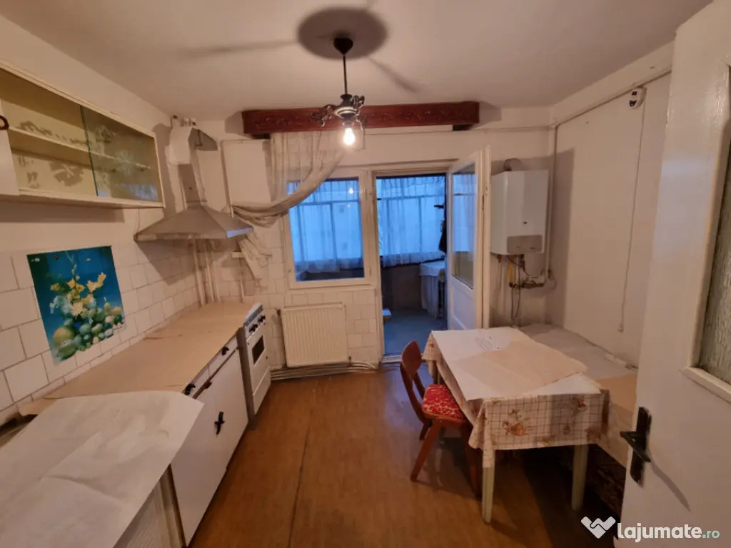 BISTRIȚA LAC- Apartament 3 camere decomandate/două băi/do 