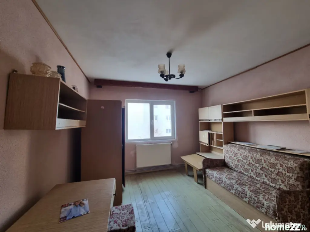 BISTRIȚA LAC- 3 camere decomandate, etaj intermediar, bloc 