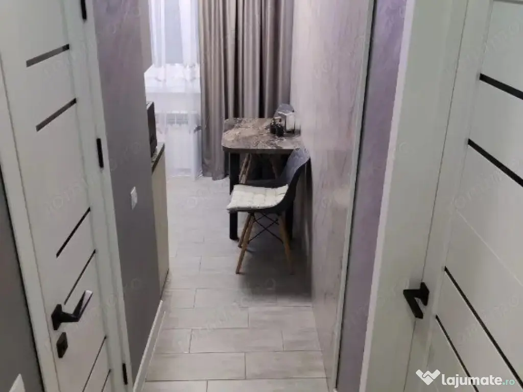 Garsoniera zona Titan