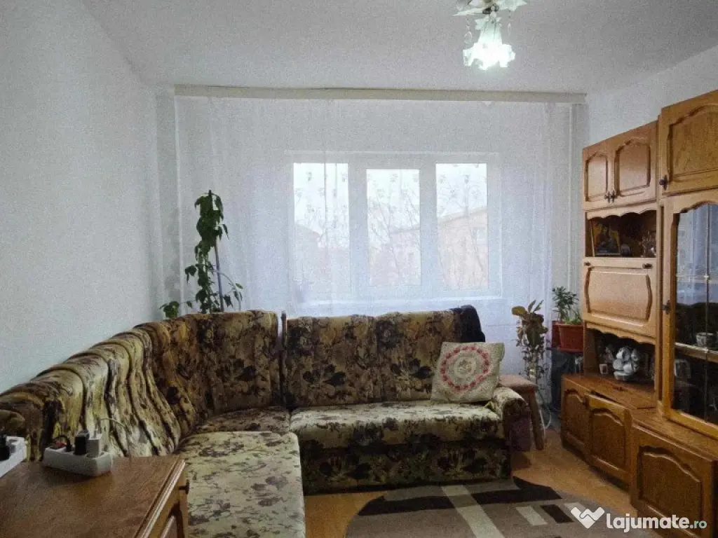 Ap 1 cam de vânzare str Cazaban, cart. Iosia 