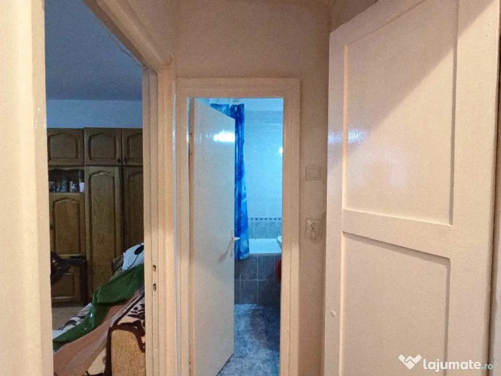 Ap 1 cam de vânzare str Cazaban, cart. Iosia 