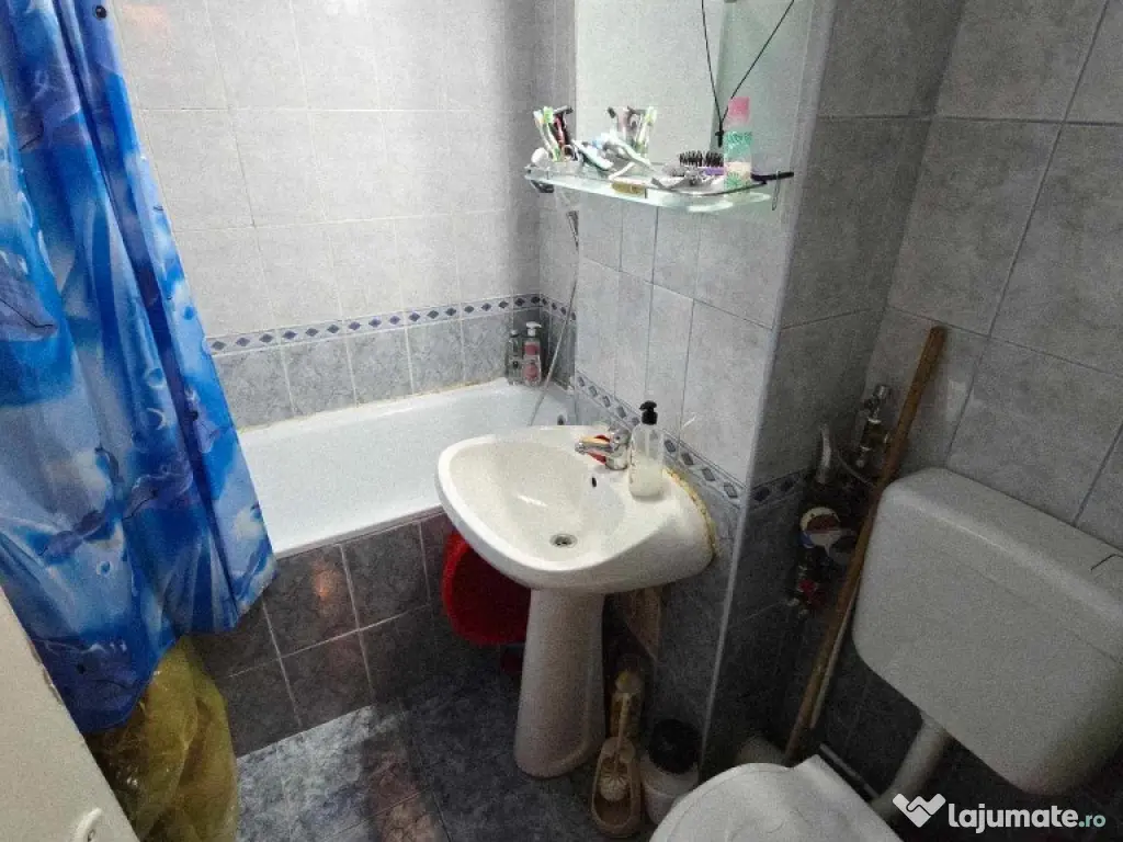 Ap 1 cam de vânzare str Cazaban, cart. Iosia 