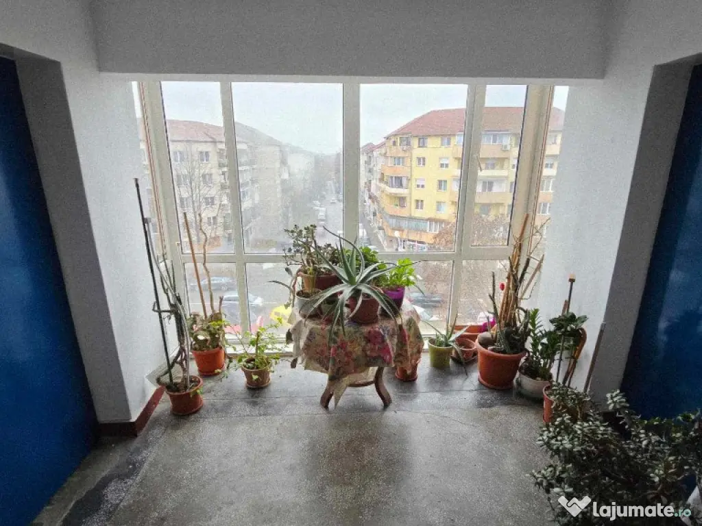 Ap 1 cam de vânzare str Cazaban, cart. Iosia 