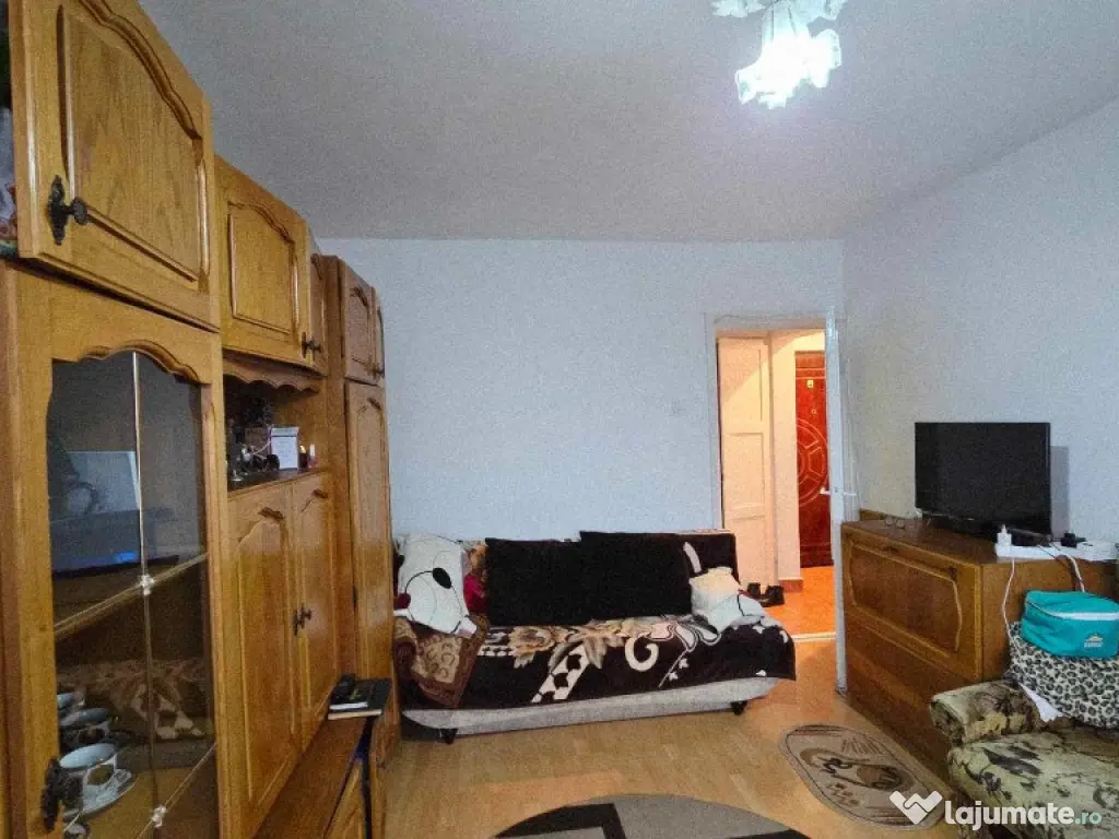 Ap 1 cam de vânzare str Cazaban, cart. Iosia 